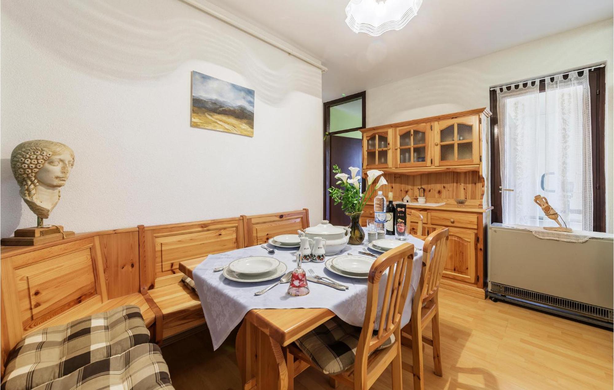 Gorgeous Apartment In Pula With House Sea View Екстер'єр фото